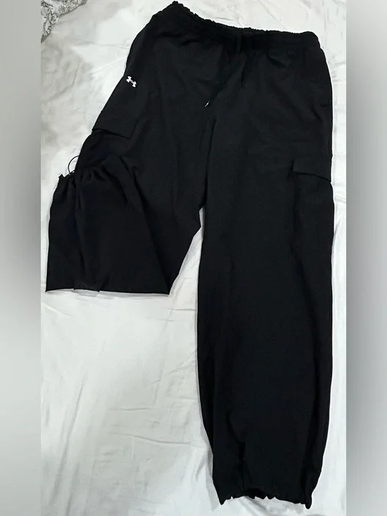 Under Armour Black Cargo Jogger Pants Women’s XL Lightweight Athletic Streetwear - Picture 2 of 6